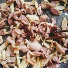 Cách làm mề gà xào gừng sả cay thơm
