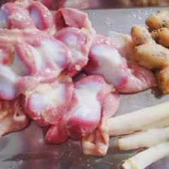 Cách làm mề gà xào gừng sả cay thơm