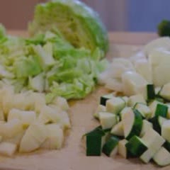 Cách làm Mì Chachang tương đen chuẩn vị Hàn Quốc tại nhà