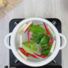 Cách nấu Mì lẩu Thái hải sản chua cay