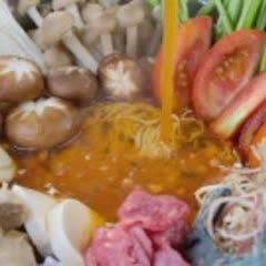 Cách nấu Mì lẩu Thái hải sản chua cay