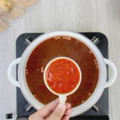 Cách nấu Mì lẩu Thái hải sản chua cay