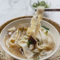 Cách nấu mì nấm rau củ