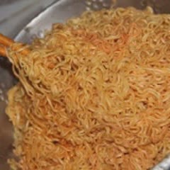 Cách Làm Mì Tôm Xào Thập Cẩm Thơm Ngon Cuối Tuần