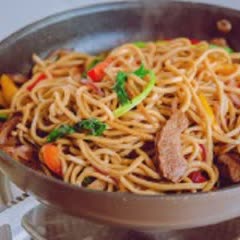 Cách làm mì trứng xào bò