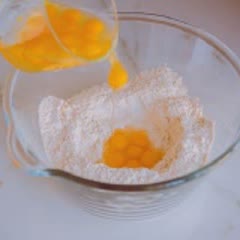 Cách làm mì trứng xào bò