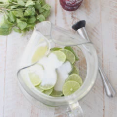 Cách làm Mojito lựu nước dừa