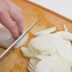 Cách làm móng giò hầm tiêu đen