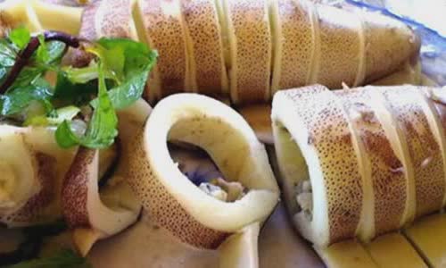Cách làm Mực Ống Hấp Mọi với hành lá đơn giản mà ngon miệng