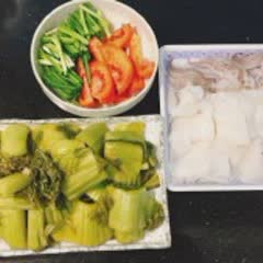 Cách làm mực tươi xào dưa cải chua