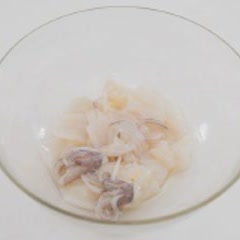 Cách làm mực xào đậu tuyết
