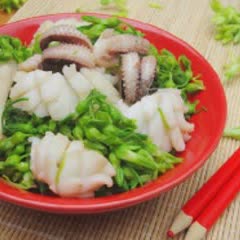 Cách Làm Mực Xào Bông Thiên Lý Cho Bữa Cơm Đậm Đà