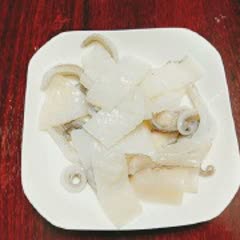 Cách làm mực xào hành tây giòn thơm
