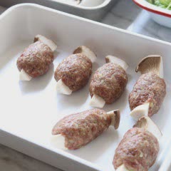 Cách làm nấm đùi gà cuộn thịt băm chiên áp chảo