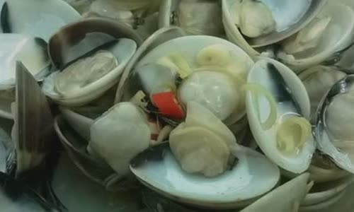 Cách làm Nghêu Hấp Sả đơn giản hấp dẫn cho bữa liên hoan
