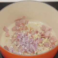 Cách làm nghêu sốt rượu vang