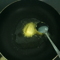 Cách làm nghêu xào bơ sả