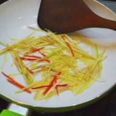 Cách làm nghêu xào sa tế cay thơm