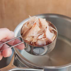 Cách Nấu Nước Dùng Dashi Từ Cá Bào Và Rong Biển