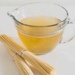 Cách làm nước dùng gà nấm rong biển