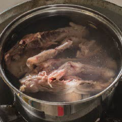 Cách làm nước dùng gà nấm rong biển