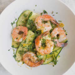 Cách làm Pasta từ bí ngòi sốt tôm