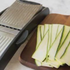 Cách làm Pasta từ bí ngòi sốt tôm