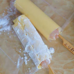 Cách làm Phô mai cuộn tôm chiên