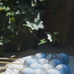Cách làm Rau câu bi dừa đậu biếc - dừa hạt é