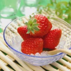 Cách Làm Rau Câu Dâu Ngon Ngọt Giải Nhiệt Mùa Hè