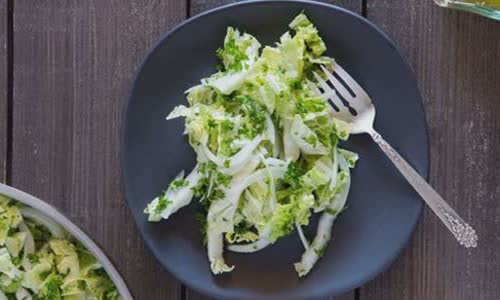 Cách làm Salad cải thảo hương rượu