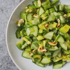 Cách làm Salad dưa leo bơ hạt điều