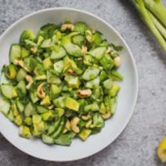 Cách làm Salad dưa leo bơ hạt điều