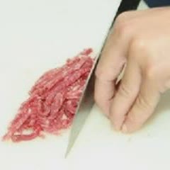 Cách Làm Sashimi Bò Trộn Thơm Ngon Độc Đáo Tại Nhà