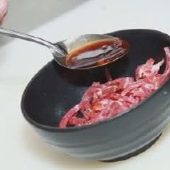 Cách Làm Sashimi Bò Trộn Thơm Ngon Độc Đáo Tại Nhà
