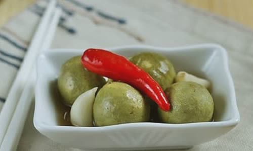 Cách làm sấu ngâm mắm ớt chua ngon