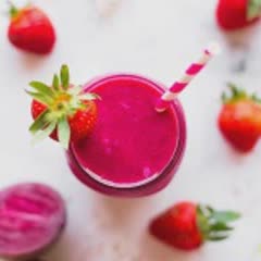 Cách làm Sinh tố dâu tây củ dền