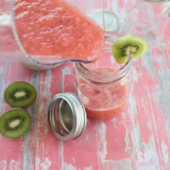 Cách làm Sinh tố dâu tây kiwi