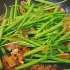 Cách làm Sò lông xào rau muống