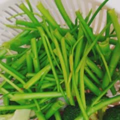 Cách làm Sò lông xào rau muống