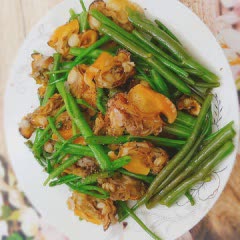 Cách làm Sò lông xào rau muống