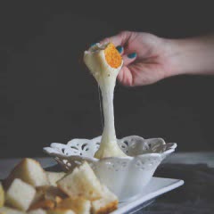 Cách làm Sốt phô mai ăn kèm bánh mì