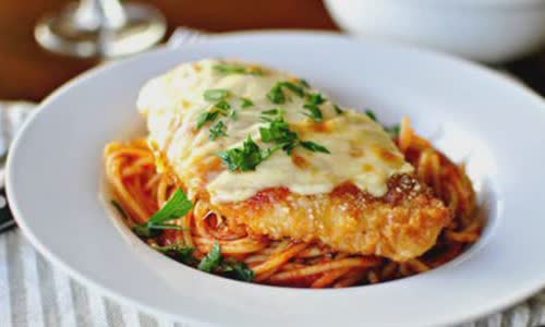 Cách làm Spaghetti Trộn Gà Nướng Phô Mai cực ngon lành