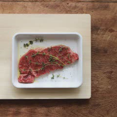Cách làm steak bò trộn rau nấm đông cô