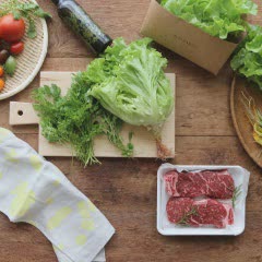 Cách làm steak bò trộn rau nấm đông cô