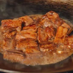 Cách làm sườn heo rim khoai môn