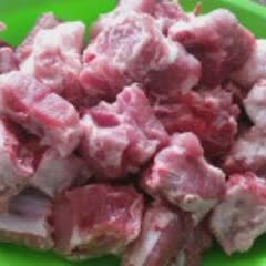 Cách làm sườn non kho trứng cút thơm ngon