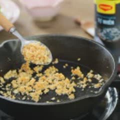Cách làm Sườn non chiên mắm tỏi
