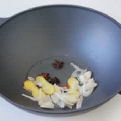 Cách làm sườn rim khoai tây