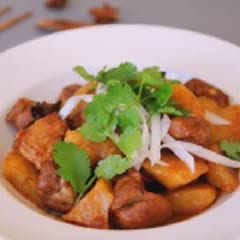 Cách làm sườn rim khoai tây